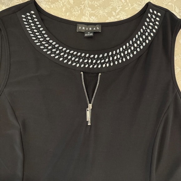 Sleeveless Top - Picture 4 of 5